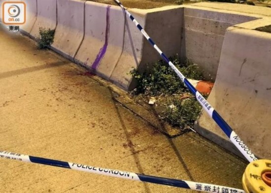 现场留下的血迹 图自：东网