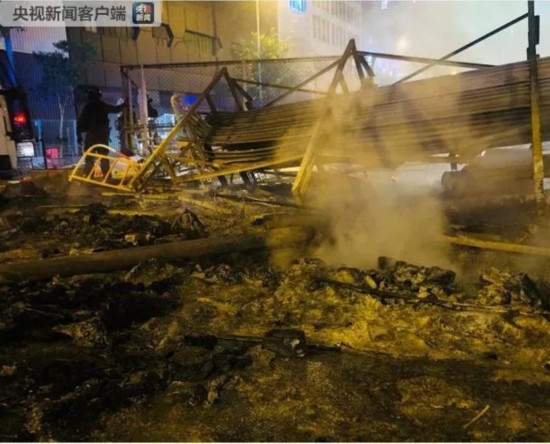 　警察总部的火势被扑灭