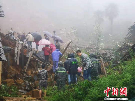 云南巧家发生滑坡自然灾害已致8人遇难