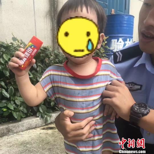 2岁萌娃穿尿不湿&ldquo;离家出走&rdquo;警民接力上演&ldquo;寻妈记&rdquo;