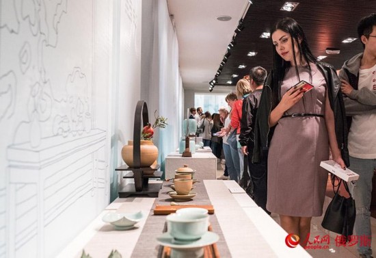 &ldquo;中国青瓷小镇海外推广展&rdquo;在莫斯科举行（人民网记者 屈海齐 摄）