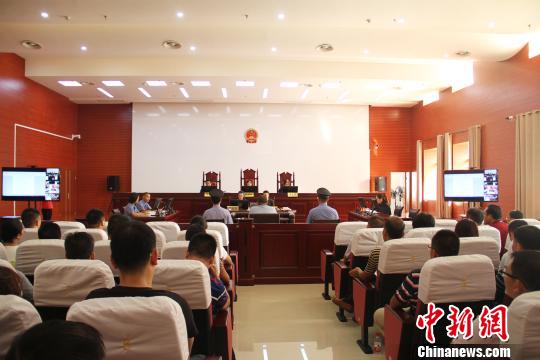 广西鹿寨审理&ldquo;小蝇巨贪&rdquo;案合同工挪用980多万用于网络赌博