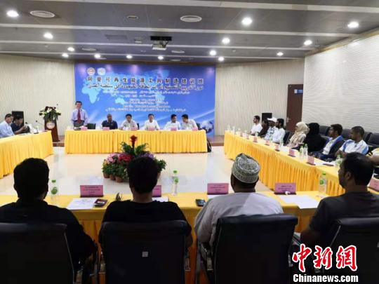 阿曼派员甘肃培训可再生能源工具制造