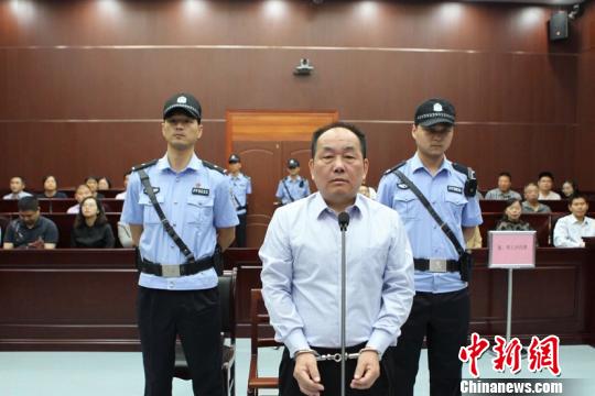 被控受贿883万余元安徽省投资集团原总经理张春雷受审