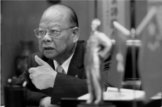 曾宪梓（图源：中新社）