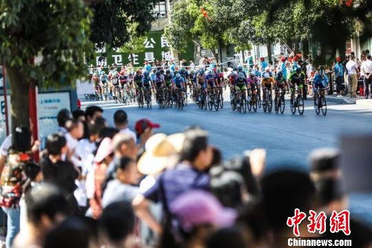 第十届“环鄱赛”上饶站：中国江西车队选手夺冠（图）