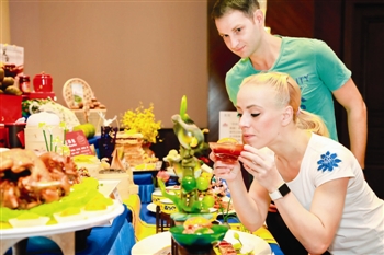 黄浦江畔掀起又一轮泰州美食文化热