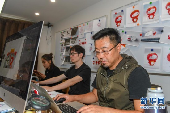 （体育）（3）探访北京2022年冬残奥会吉祥物“雪容融”设计团队