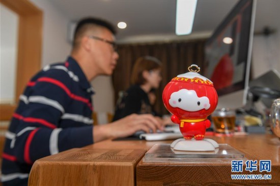 （体育）（6）探访北京2022年冬残奥会吉祥物“雪容融”设计团队