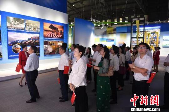 四川省庆祝中华人民共和国成立70周年大型成就展在蓉开幕