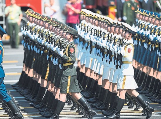 外国网友期待国庆阅兵:十一就在北京过 感受氛围