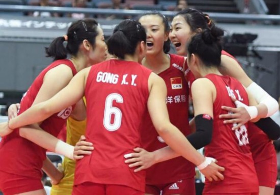  中国队球员在比赛中庆祝得分。新华社记者贺灿铃摄