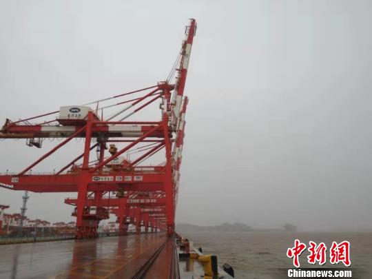 台风&ldquo;米娜&rdquo;影响上海外轮全部离港避风