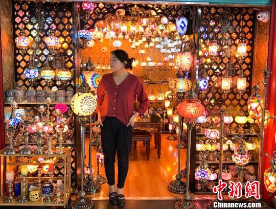 义乌“中国红”经济火爆折射“世界超市”70年发展巨变