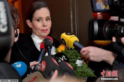 资料图：瑞典学院的危机对诺贝尔奖产生不利影响。图为当地时间2018年4月12日，瑞典学院常任秘书长Sara Danius接受采访，她因丑闻事件引咎辞职。