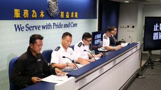 香港警方召开记者会(香港《01新闻》)