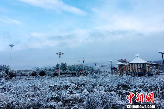 青海多地迎雨雪天气省会西宁开启“供暖模式”