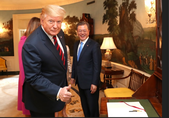  特朗普与文在寅（纽西斯通讯社）