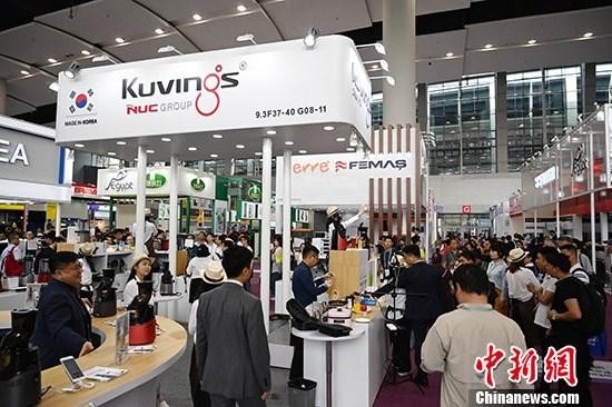 资料图:第126届中国进出口商品交易会(广交会)现场.