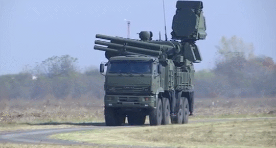  &ldquo;铠甲-S&rdquo;弹炮合一防空系统（俄国防部视频截图）