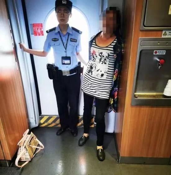 ▲图为被抓获的李梅