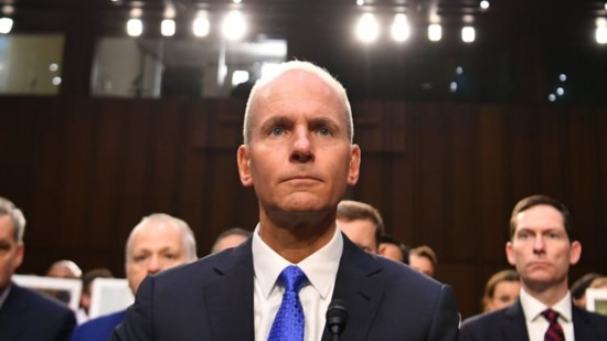 听证会上的米伦伯格（法新社）