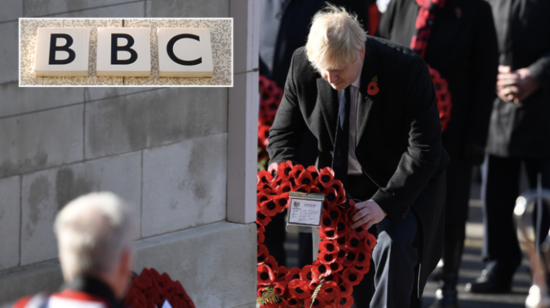 英国首相在纪念碑前放反花圈（图源：今日俄罗斯）