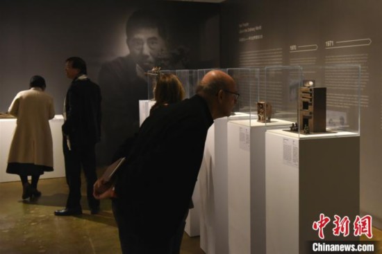 当地时间11月14日，&ldquo;仁者爱人&mdash;&mdash;刘士铭雕塑艺术巡展&rdquo;在美国首都华盛顿开幕。　陈孟统 摄