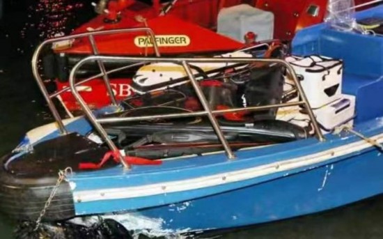  事发船只船头受损。 来源：东网