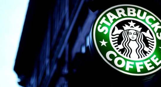 美国警察感恩节赴星巴克麦咖啡被羞辱。(图源:俄罗斯卫星通讯社)