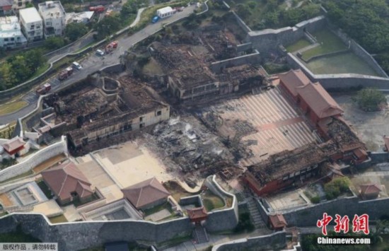 当地时间2019年10月31日,日本冲绳首里城突发大火,正殿等主要建筑几乎全部被烧毁。