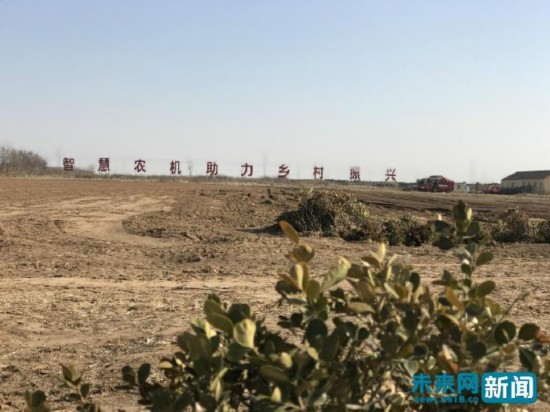 无人驾驶拖拉机让农民种地更省心 智慧农业助力乡村振兴