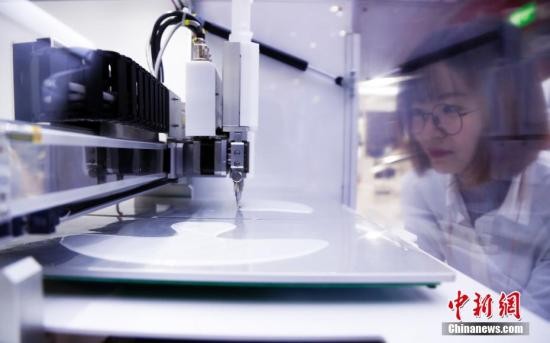 资料图：&ldquo;3D打印&rdquo;定制面膜。汤彦俊 摄