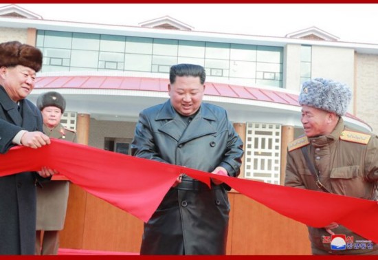 (金正恩出席阳德温泉文化休养地竣工典礼。图源:朝中社)