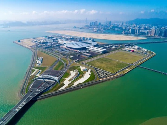 港珠澳大桥珠海口岸项目荣获鲁班奖，南通四建集团是承建单位之一。