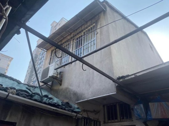 吴德宏居住的二层小楼。新京报记者祖一飞 摄