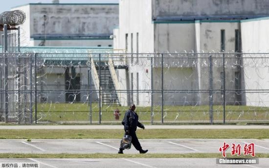 该州监狱管理局于16日在社交平台Facebook网站上发表声明称，&ldquo;该监狱的所有狱警都是安全的。&rdquo;目前，监狱管理局警探和该州执法部门正在对事件进行调查。图为监狱外景。