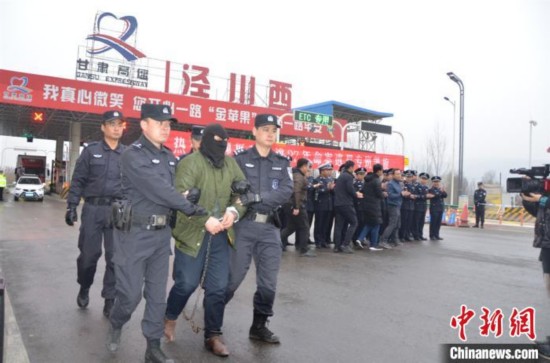 甘肃警方抓获一潜逃27年“漂白”身份命案逃犯