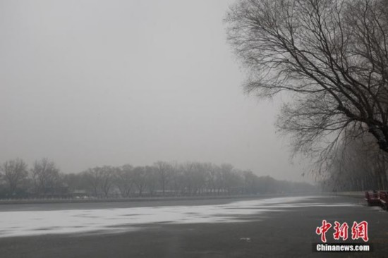 北京迎来今冬第二场降雪交通受扰部分景点关闭