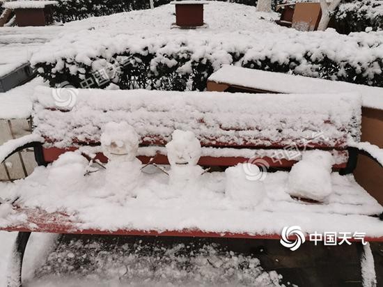 6日,北京瑞雪迎小寒。