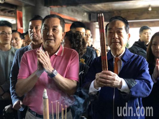 亲民党2020候选人宋楚瑜(右)(图片来源:台湾《联合报》)