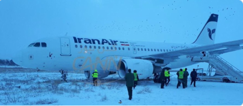 飞机在雪地上着陆 图源: Press TV推特