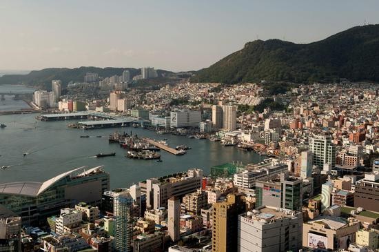 △韩国釜山港 图据IC photo