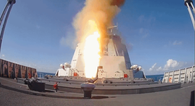 052d舰发射鹰击18导弹画面曝光