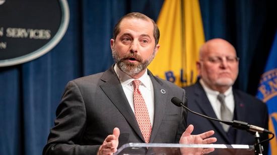 △美国卫生和公共服务部长阿扎尔 图自美国媒体