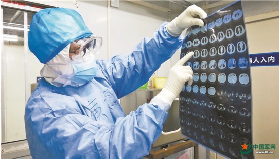 军队支援湖北医疗队专家黄文杰：战&ldquo;疫&rdquo;老兵再上阵