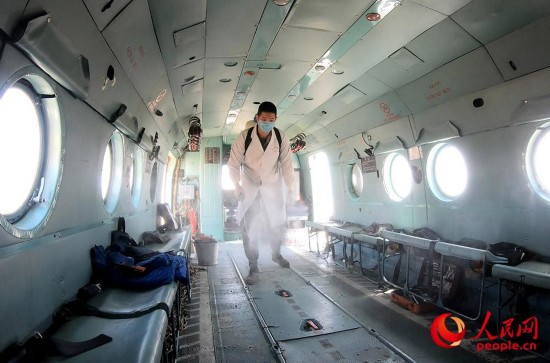 任务后消毒。余豪 摄