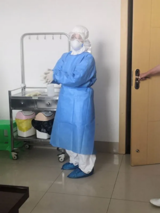 战“疫” 白衣天使与边防军人的视频连线:你守国,我救人