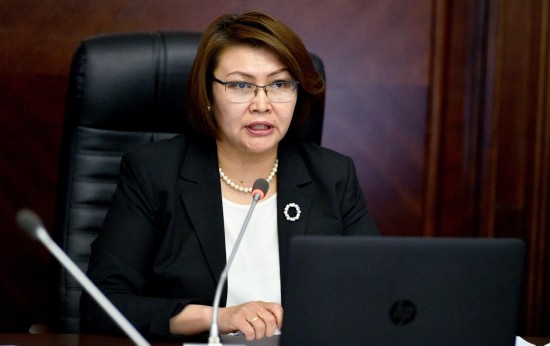 △图为吉尔吉斯斯坦副总理 奥穆尔别科娃