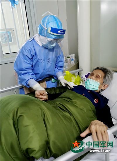 火神山医院感染八科一病区主任赵玉英：用心帮助患者康复